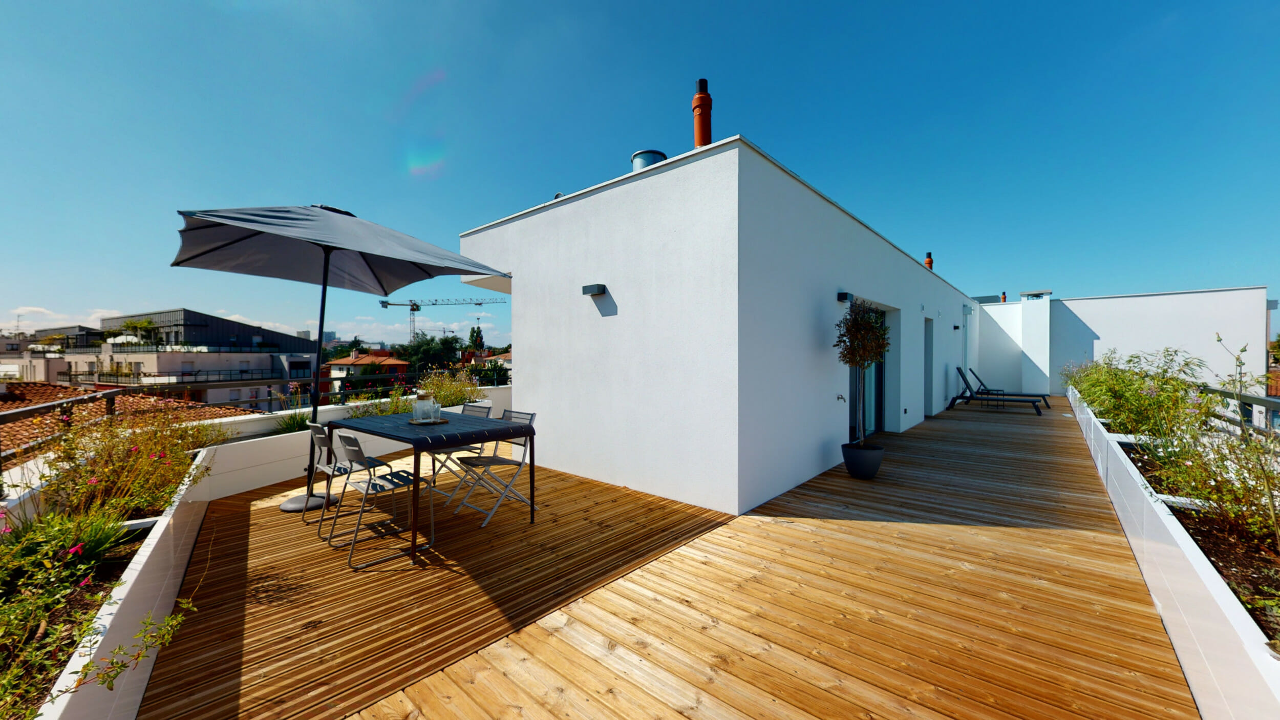 T4-rooftop-de-80m2-Roseraie-Argoulets-Urbanhouse360