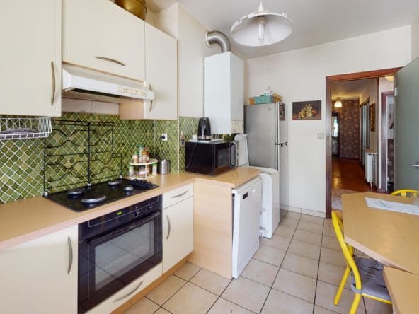 Grand-T4-Metro-Rangueil-Kitchen