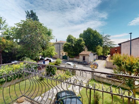 Maison-St-Martin-Touch-Balcony