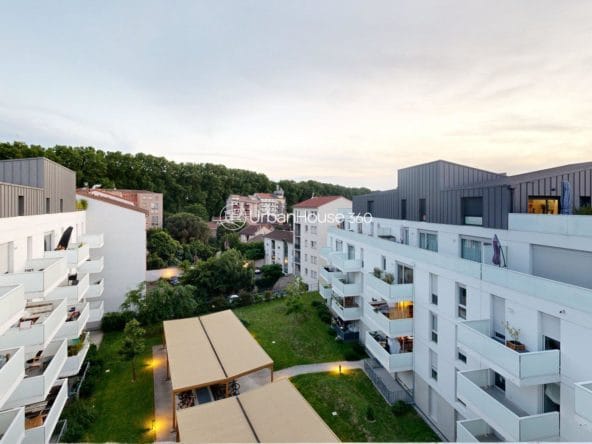 ROOFTOP-SQUAREPARK-Balcony 1