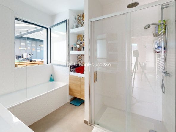 ROOFTOP-SQUAREPARK-Bathroom