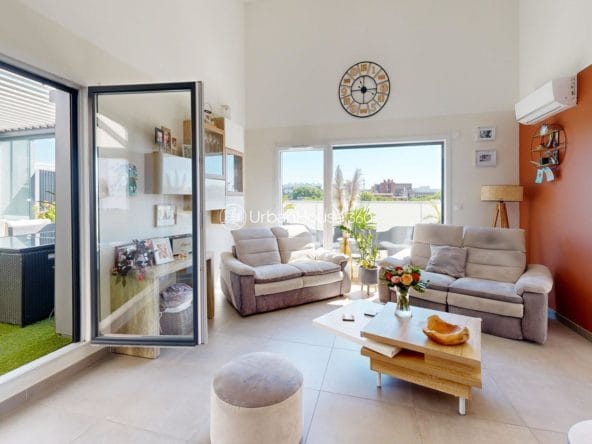 ROOFTOP-SQUAREPARK-Living-Room 1