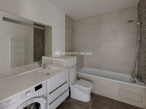 T2-LUMINEUX-TERRASSE-JARDIN-D44-Bathroom