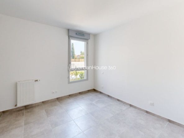 T2-LUMINEUX-TERRASSE-JARDIN-D44-Bedroom
