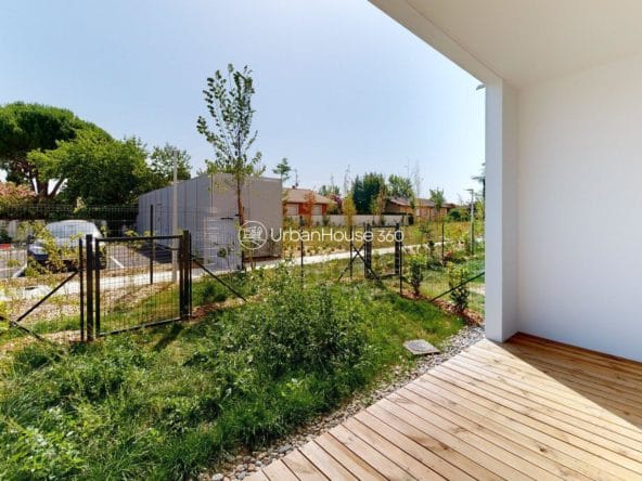 T2-LUMINEUX-TERRASSE-JARDIN-D44-Patio