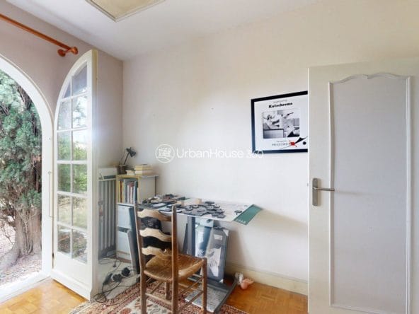 AU-COEUR-DE-GRATENTOUR-ch1buro2