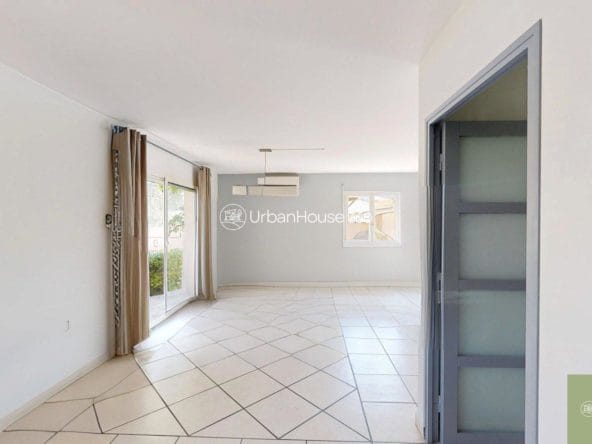 MAISON-SOLARIA-sam2couloir-vide