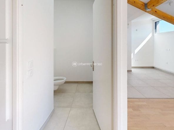 T4-Arzac-Rooftop-Bathroom-Defurnished