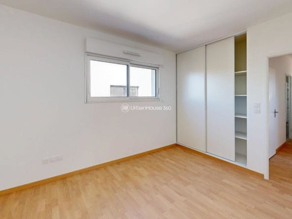 T4-Arzac-Rooftop-Bedroom-Defurnished 1