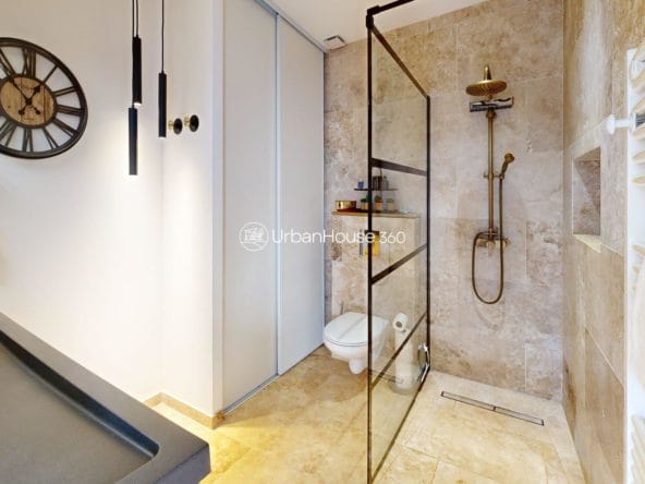 Longere-Toulousaine-Bathroom 1