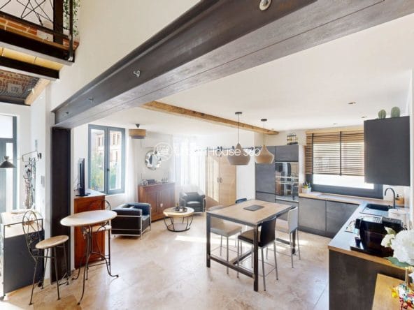 Longere-Toulousaine-salon2escalier1