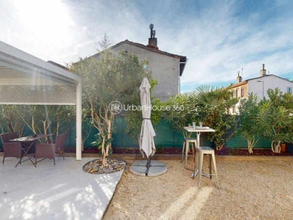 Longere-Toulousaine-terrassecour