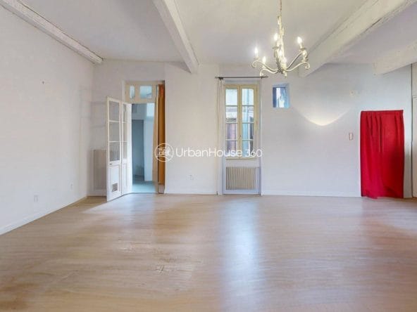 T4-GrandeRueNicolas-Living-Room-Defurnished