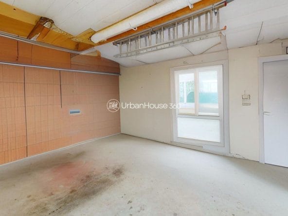 VILLA-NEUVE-PISCINE-PIBRAC-Garage1-Defurnished