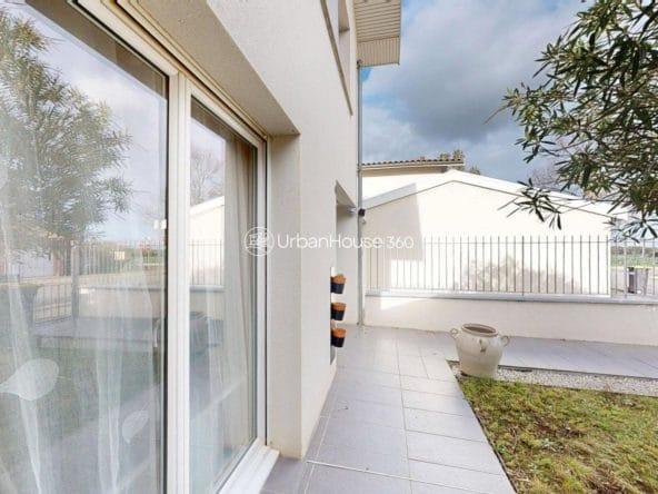 VILLA-NEUVE-PISCINE-PIBRAC-exterieurbaie-defurnished