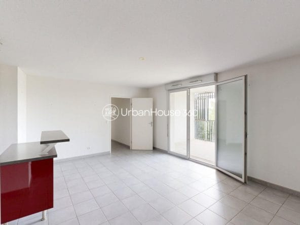 T3-Lumineux-double-terrasse-Gare-St-Martin-du-Touch-3801