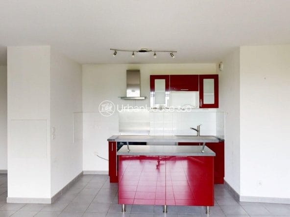 T3-Lumineux-double-terrasse-Gare-St-Martin-du-Touch-3925