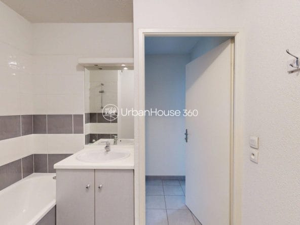 T3-Lumineux-double-terrasse-Gare-St-Martin-du-Touch-4731