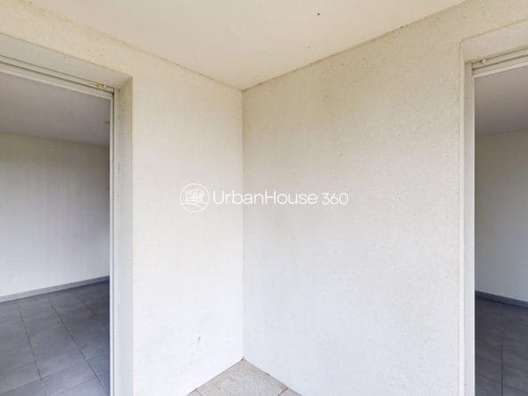T3-Lumineux-double-terrasse-Gare-St-Martin-du-Touch-5016