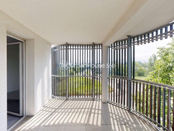 T3-Lumineux-double-terrasse-Gare-St-Martin-du-Touch-5120