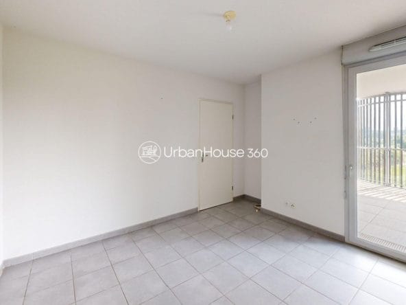 T3-Lumineux-double-terrasse-Gare-St-Martin-du-Touch-Bedroom 3