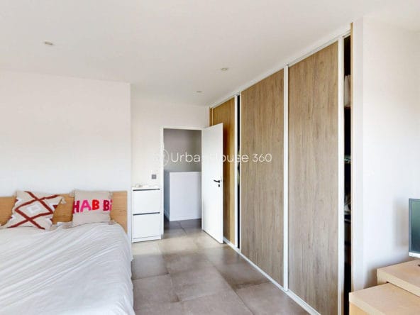 VILLA-STYLE-CALIFORNIEN-LARDENNE-Chambre20m2-cosy-litplacard