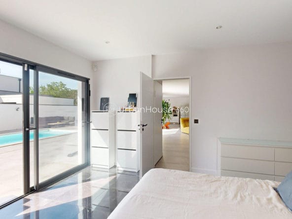 VILLA-STYLE-CALIFORNIEN-LARDENNE-Chambre37m2SuiteRdc-ntale-Vasque