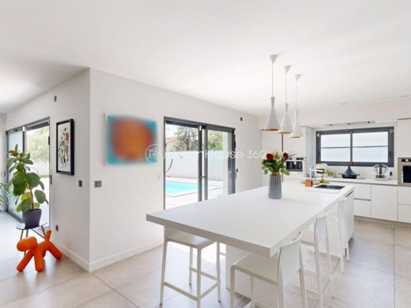 VILLA-STYLE-CALIFORNIEN-LARDENNE-Cuisine-salon