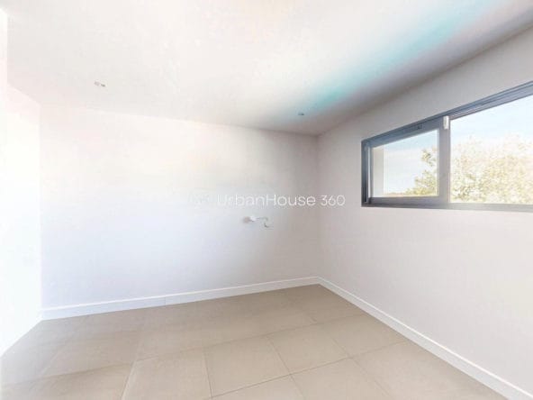 VILLA-STYLE-CALIFORNIEN-LARDENNE-Vide-Chambre17m2-unionjack