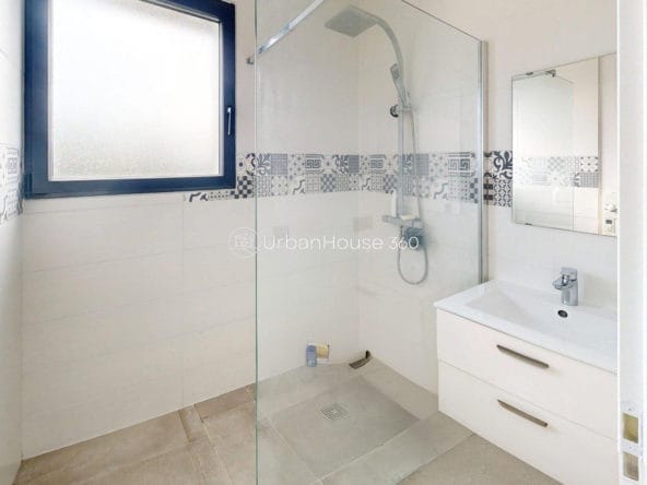 VILLA-STYLE-CALIFORNIEN-LARDENNE-Vide-Chambre20m2-cosy-sde1