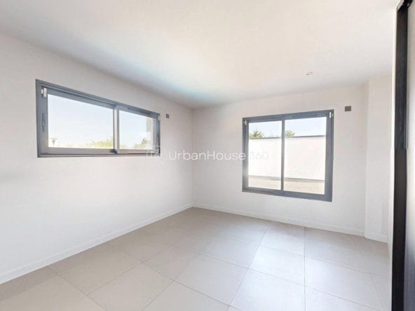 VILLA-STYLE-CALIFORNIEN-LARDENNE-Vide-Chambre22m2-Fen