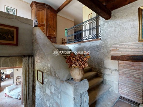 Domaine-escalierpallier