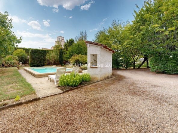 Domaine-piscine-vueeglise