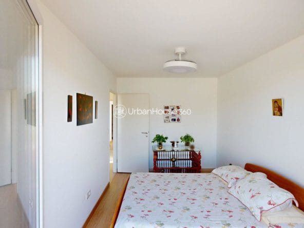 MAISON-SUR-LES-TOITS-ROOFTOP-ch3-porte