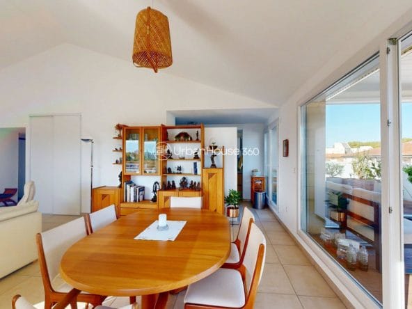 MAISON-SUR-LES-TOITS-ROOFTOP-sejourfacecuisine